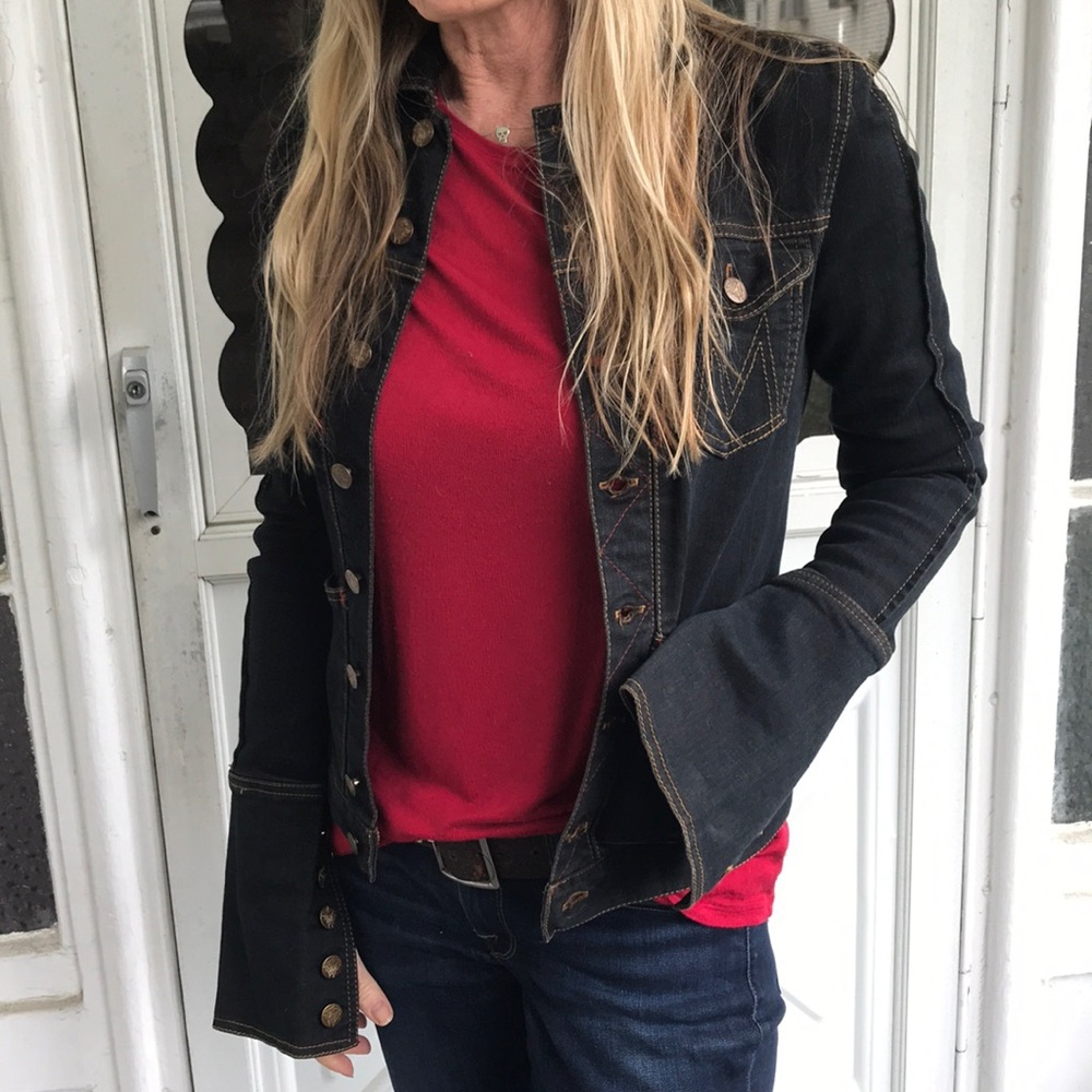Incredibly  hip and rock n’ roll denim jacket!
